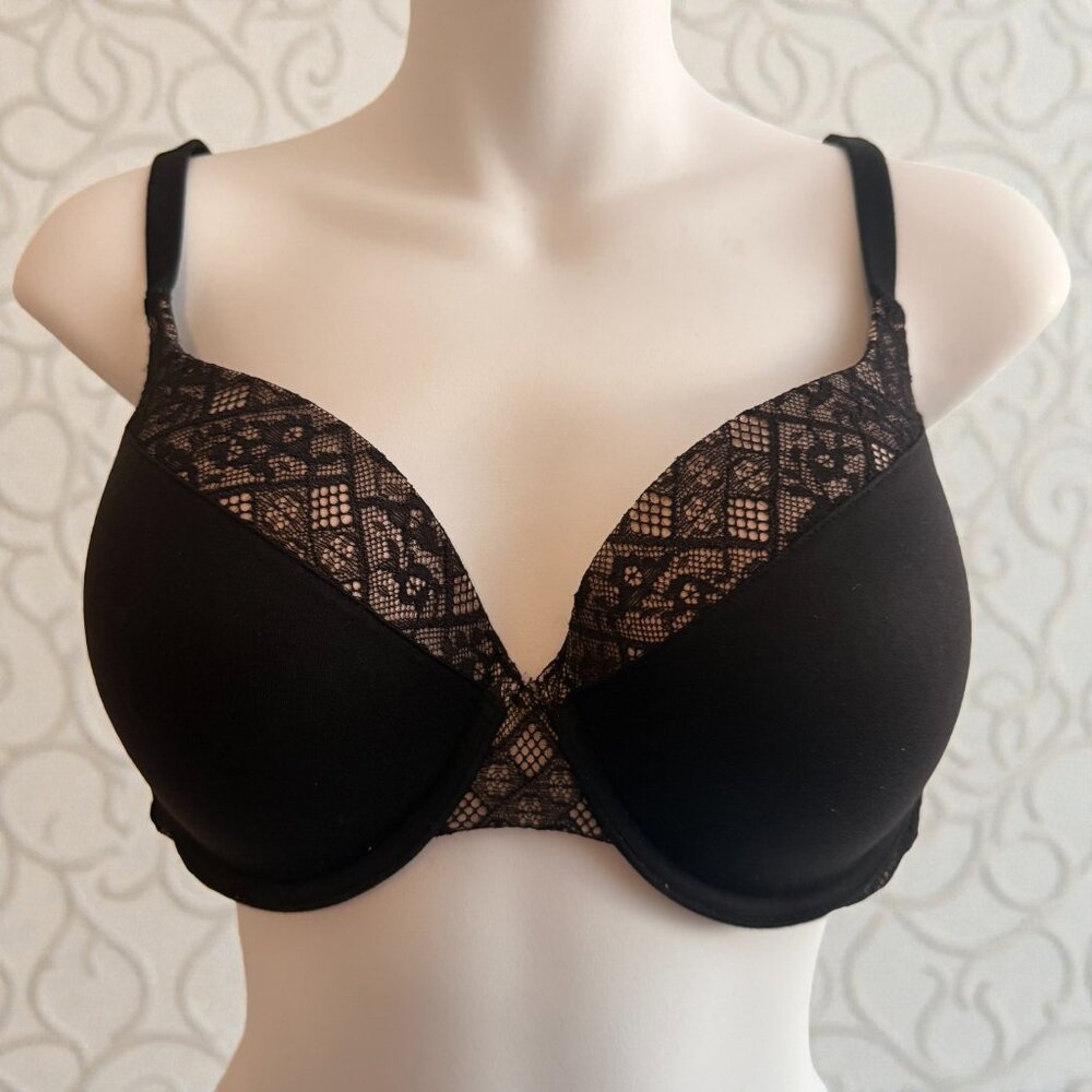 Victoria’s Secret Body by Victoria Black Lace Plunge Bra | 36D - Picture 2 of 11